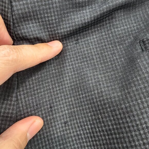 BOSS Hugo Boss Men's 100% Virgin Wool Micro Houndstooth Slim Leg Pants - 40R - Picture 7 of 11